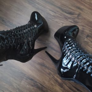 Ellie Shoes Milla 6" Heel Ankle Boots w/Inner Zipper Black - Image 3